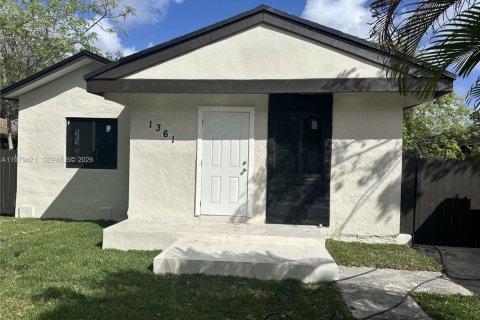 House in Miami, Florida 2 bedrooms, 80.45 sq.m. № 2044052 - photo 2