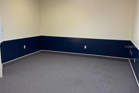 Propiedad comercial en alquiler en Gainesville, Florida, 142.14 m2 № 1677361 - foto 12