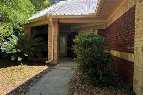 Propiedad comercial en alquiler en Gainesville, Florida, 142.14 m2 № 1677361 - foto 2