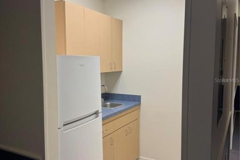 Propiedad comercial en alquiler en Gainesville, Florida, 142.14 m2 № 1677361 - foto 10