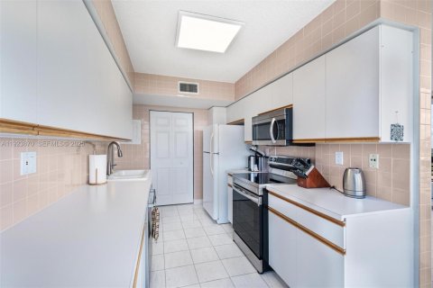 Condo in Aventura, Florida, 3 bedrooms  № 1982157 - photo 20