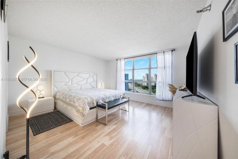 Condo in Aventura, Florida, 3 bedrooms  № 1982157 - photo 9