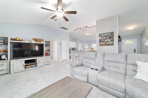 House in Summerfield, Florida 3 bedrooms, 128.21 sq.m. № 1866907 - photo 4