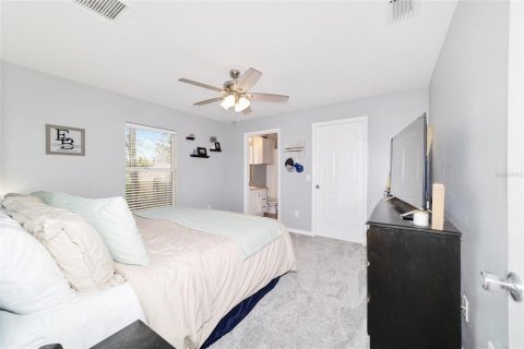 House in Summerfield, Florida 3 bedrooms, 128.21 sq.m. № 1866907 - photo 11