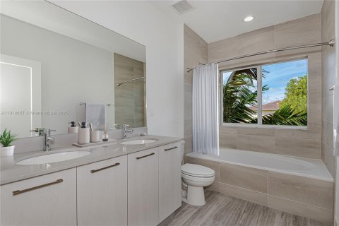 Снять в аренду таунхаус в Помпано-Бич, Флорида 3 спальни, 125.23м2, № 1973885 - фото 7