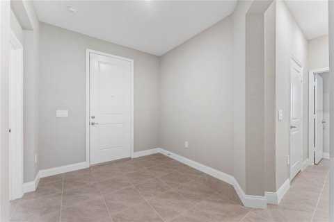 Villa ou maison à louer à Minneola, Floride: 4 chambres, 182.46 m2 № 2093165 - photo 10