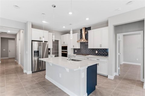 Villa ou maison à louer à Minneola, Floride: 4 chambres, 182.46 m2 № 2093165 - photo 5