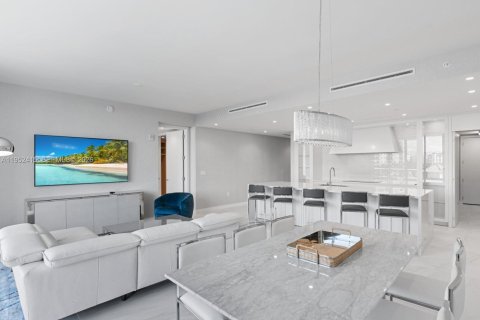 Condo in Boca Raton, Florida, 2 bedrooms  № 2006693 - photo 7