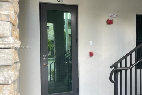 Copropriété à louer à Doral, Floride: 2 chambres, 97.36 m2 № 1987418 - photo 4