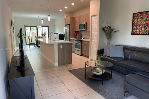 Copropriété à louer à Doral, Floride: 2 chambres, 97.36 m2 № 1987418 - photo 9