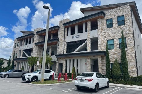 Copropriété à louer à Doral, Floride: 2 chambres, 97.36 m2 № 1987418 - photo 3