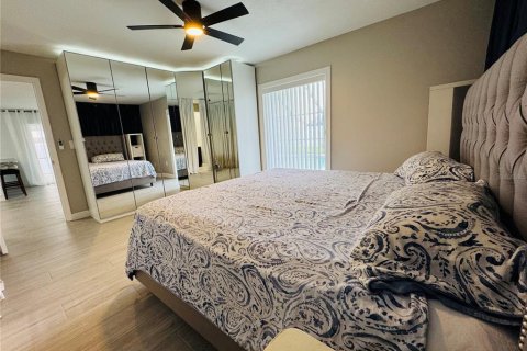 Villa ou maison à louer à Sarasota, Floride: 3 chambres, 128.02 m2 № 2259439 - photo 9