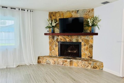 Villa ou maison à louer à Sarasota, Floride: 3 chambres, 128.02 m2 № 2259439 - photo 7