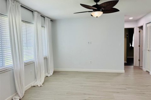 Villa ou maison à louer à Sarasota, Floride: 3 chambres, 128.02 m2 № 2259439 - photo 3