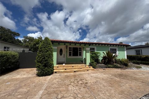 Дом в Хайалиа, Флорида 3 спальни, 199.74м2 № 2048964