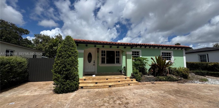 Дом в Хайалиа, Флорида 3 спальни, 199.74м2 № 2048964