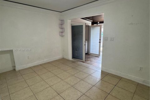 Снять в аренду виллу или дом в Хайалиа, Флорида 3 спальни, 199.74м2, № 2048964 - фото 8