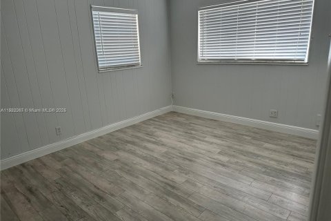 Снять в аренду кондоминиум в Халландейл-Бич, Флорида 2 спальни, 92.9м2, № 1977117 - фото 11