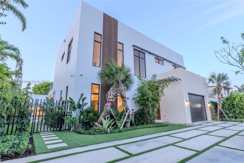 Villa ou maison à vendre à Miami, Floride: 5 chambres, 395.3 m2 № 1714804 - photo 2