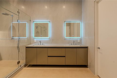 Villa ou maison à vendre à Miami, Floride: 5 chambres, 395.3 m2 № 1714804 - photo 17