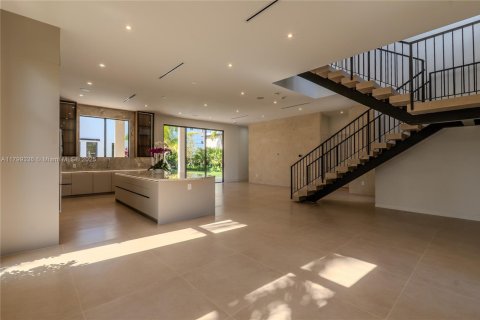 Villa ou maison à vendre à Miami, Floride: 5 chambres, 395.3 m2 № 1714804 - photo 12