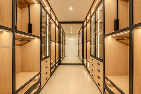 Villa ou maison à vendre à Miami, Floride: 5 chambres, 395.3 m2 № 1714804 - photo 15