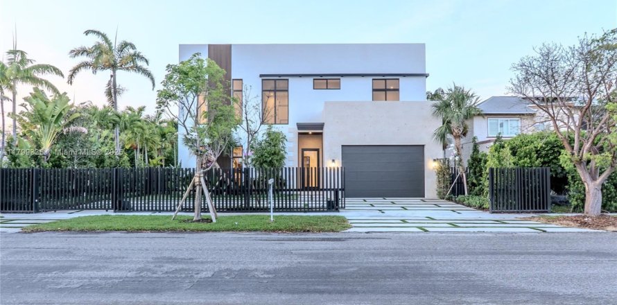 Villa ou maison à Miami, Floride 5 chambres, 395.3 m2 № 1714804