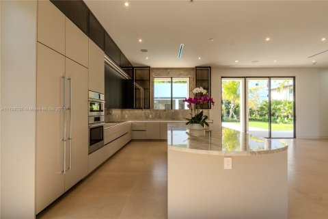 Villa ou maison à vendre à Miami, Floride: 5 chambres, 395.3 m2 № 1714804 - photo 9