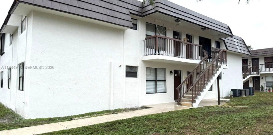 Condo in Miami, Florida, 2 bedrooms  № 2001431