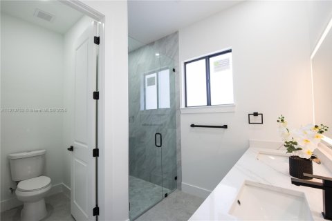 House in Lehigh Acres, Florida 3 bedrooms, 165.37 sq.m. № 2018696 - photo 17