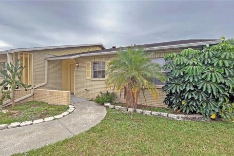 Appartement à Thonotosassa, Floride 2 chambres, 73.76 m2 № 2410506