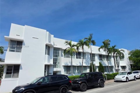 Studio à Condo à Miami Beach, Floride  № 2352055