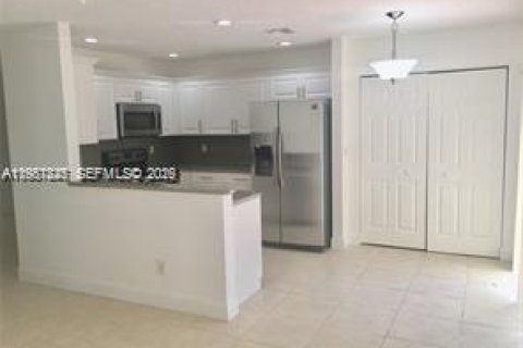 Adosado en alquiler en Pembroke Pines, Florida, 3 dormitorios, 136.38 m2 № 2051793 - foto 2