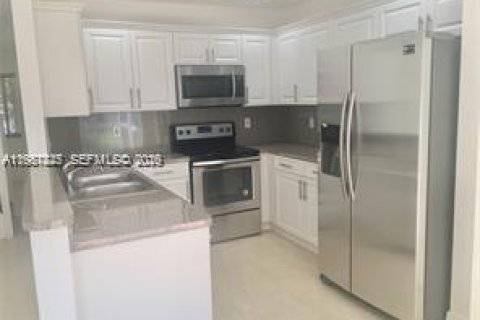 Adosado en alquiler en Pembroke Pines, Florida, 3 dormitorios, 136.38 m2 № 2051793 - foto 3