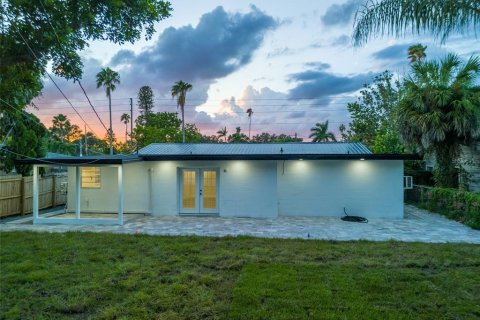 Villa ou maison à vendre à Saint Petersburg, Floride: 4 chambres, 195.65 m2 № 2143357 - photo 18