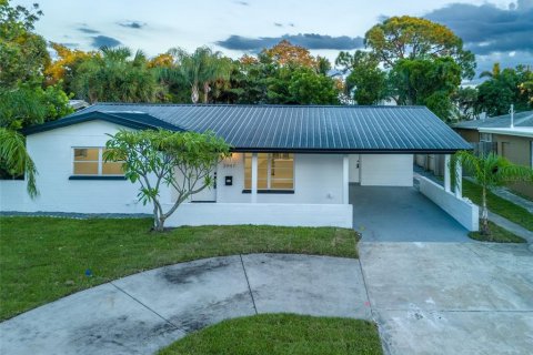 Villa ou maison à Saint Petersburg, Floride 4 chambres, 195.65 m2 № 2143357