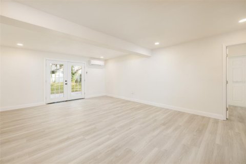 Villa ou maison à vendre à Saint Petersburg, Floride: 4 chambres, 195.65 m2 № 2143357 - photo 11