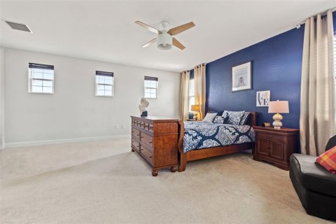 House in Wesley Chapel, Florida 5 bedrooms, 343.46 sq.m. № 1851441 - photo 11