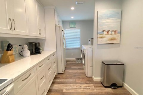 Condominio en alquiler en Sarasota, Florida, 2 dormitorios, 103.86 m2 № 1851166 - foto 8