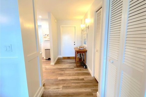 Condominio en alquiler en Sarasota, Florida, 2 dormitorios, 103.86 m2 № 1851166 - foto 4