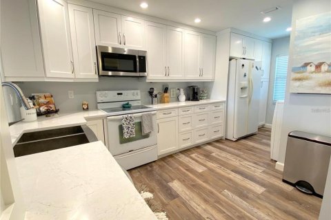 Condominio en alquiler en Sarasota, Florida, 2 dormitorios, 103.86 m2 № 1851166 - foto 5