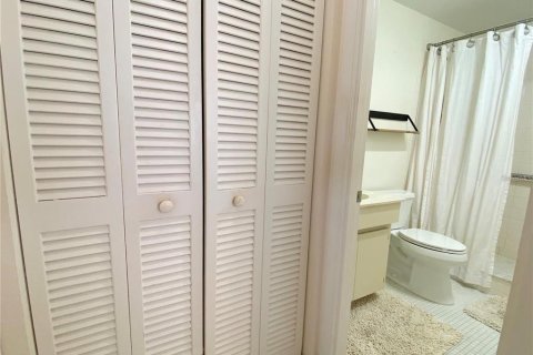 Condominio en alquiler en Sarasota, Florida, 2 dormitorios, 103.86 m2 № 1851166 - foto 25
