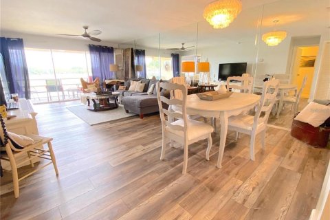 Condominio en alquiler en Sarasota, Florida, 2 dormitorios, 103.86 m2 № 1851166 - foto 11