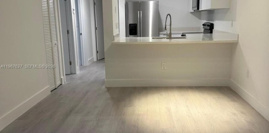 Apartamento en Miami, Florida 2 dormitorios, 70.61 m2 № 2029714