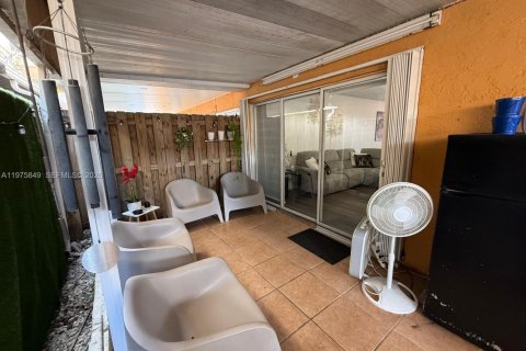 Купить кондоминиум в Майами, Флорида 3 спальни, 101.26м2, № 2040223 - фото 17