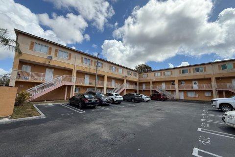 Купить кондоминиум в Майами, Флорида 3 спальни, 101.26м2, № 2040223 - фото 2