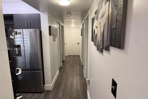 Купить кондоминиум в Майами, Флорида 3 спальни, 101.26м2, № 2040223 - фото 11