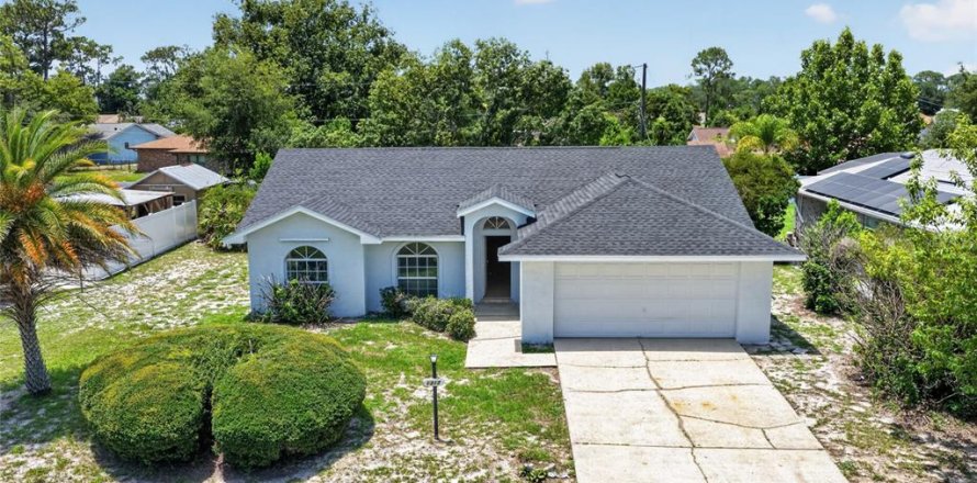 Casa en Deltona, Florida 3 dormitorios, 123.84 m2 № 2134237