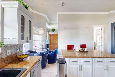 Купить виллу или дом в Хомстед, Флорида 5 спален, 228.54м2, № 2045543 - фото 16