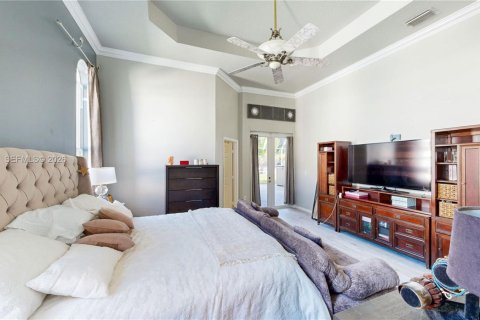 Купить виллу или дом в Хомстед, Флорида 5 спален, 228.54м2, № 2045543 - фото 26